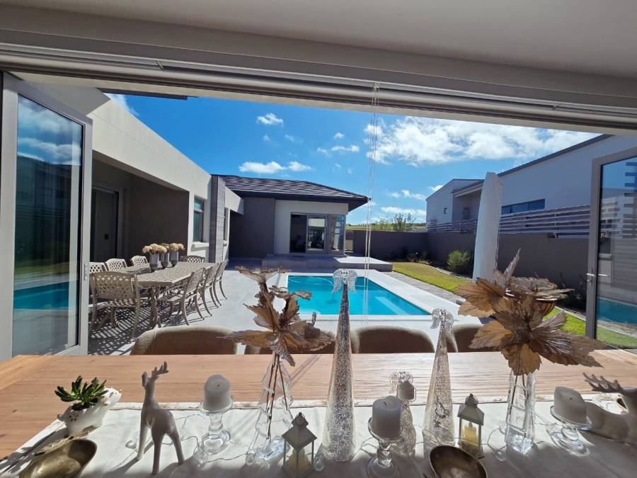 4 Bedroom Property for Sale in Oubaai Western Cape